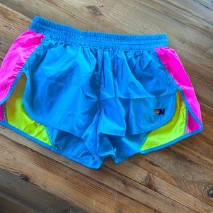 WOMENS' 5 STRIPE NYLON JOGGER SHORT - Size Medium